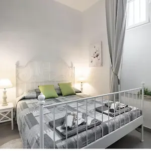 https://trastevere-romes-heart-charming-cozy-appartment.it-romehotels.com