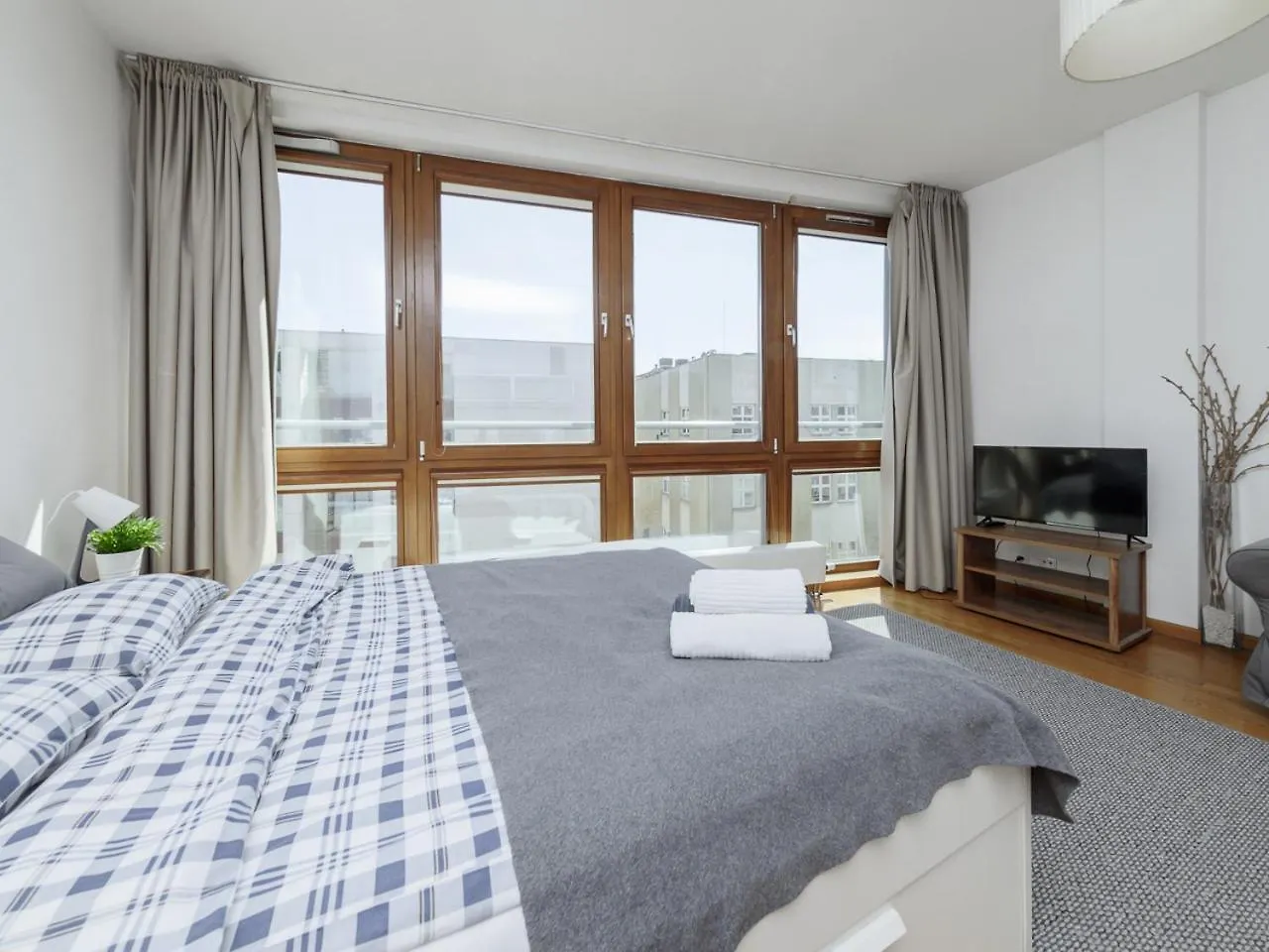 ורשה Luxury Apartment Piekna